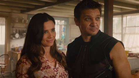 hawkeye's wife in avengers